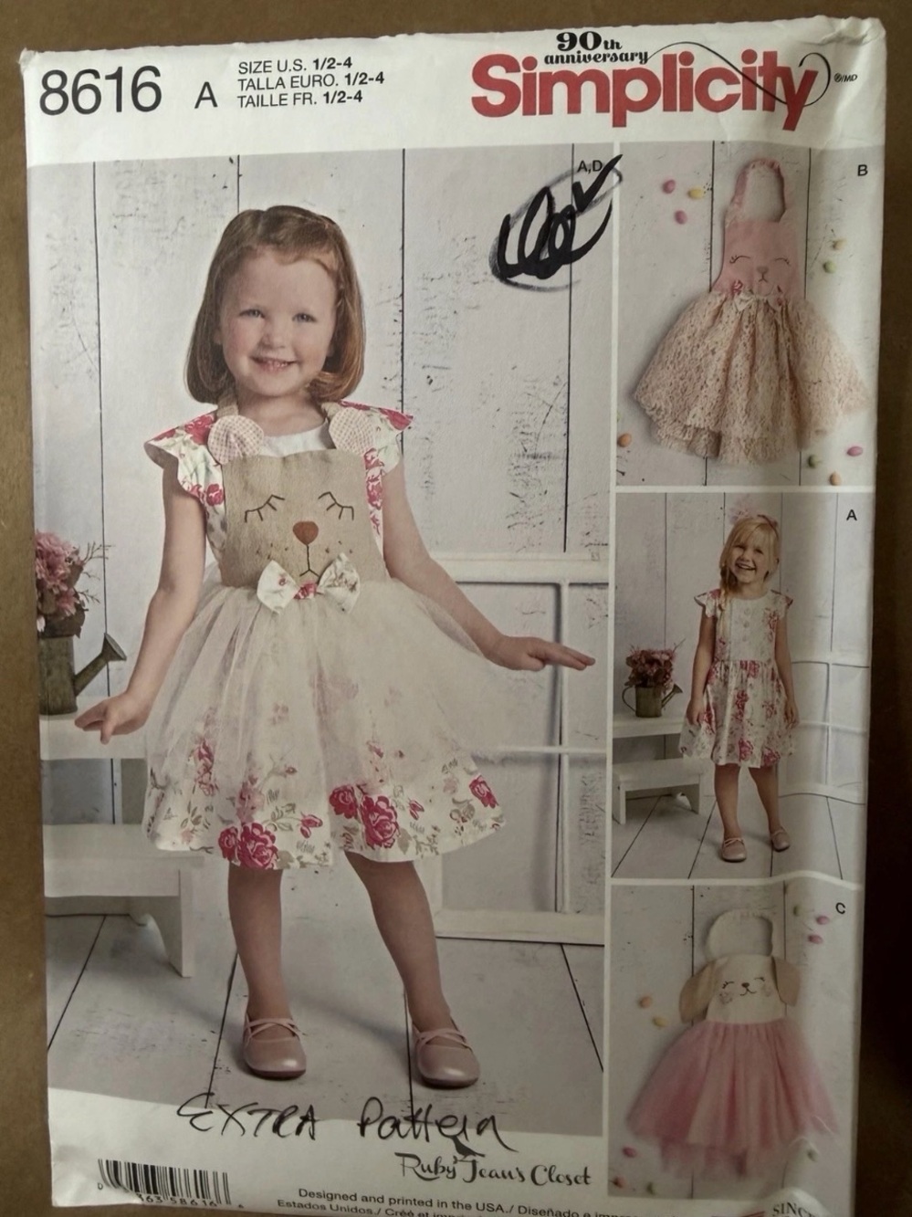 Simplicity Pattern 8616 
Girls Dress Tutu Apron 
UNCUT Sizes 1/2-4 
NOS